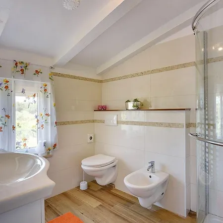 Villa Mit Privatem Pool In Rovinj Nur 1 Km Zum Strand * רוביני
