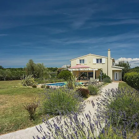 Villa Mit Privatem Pool In Rovinj Nur 1 Km Zum Strand רוביני